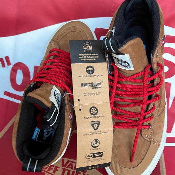 Vans Sk8-Hi Mte-2
Chipmunk/Marshmallow
VN0007NKGWU
WMNS boots - sneakers - Picture 13 of 16